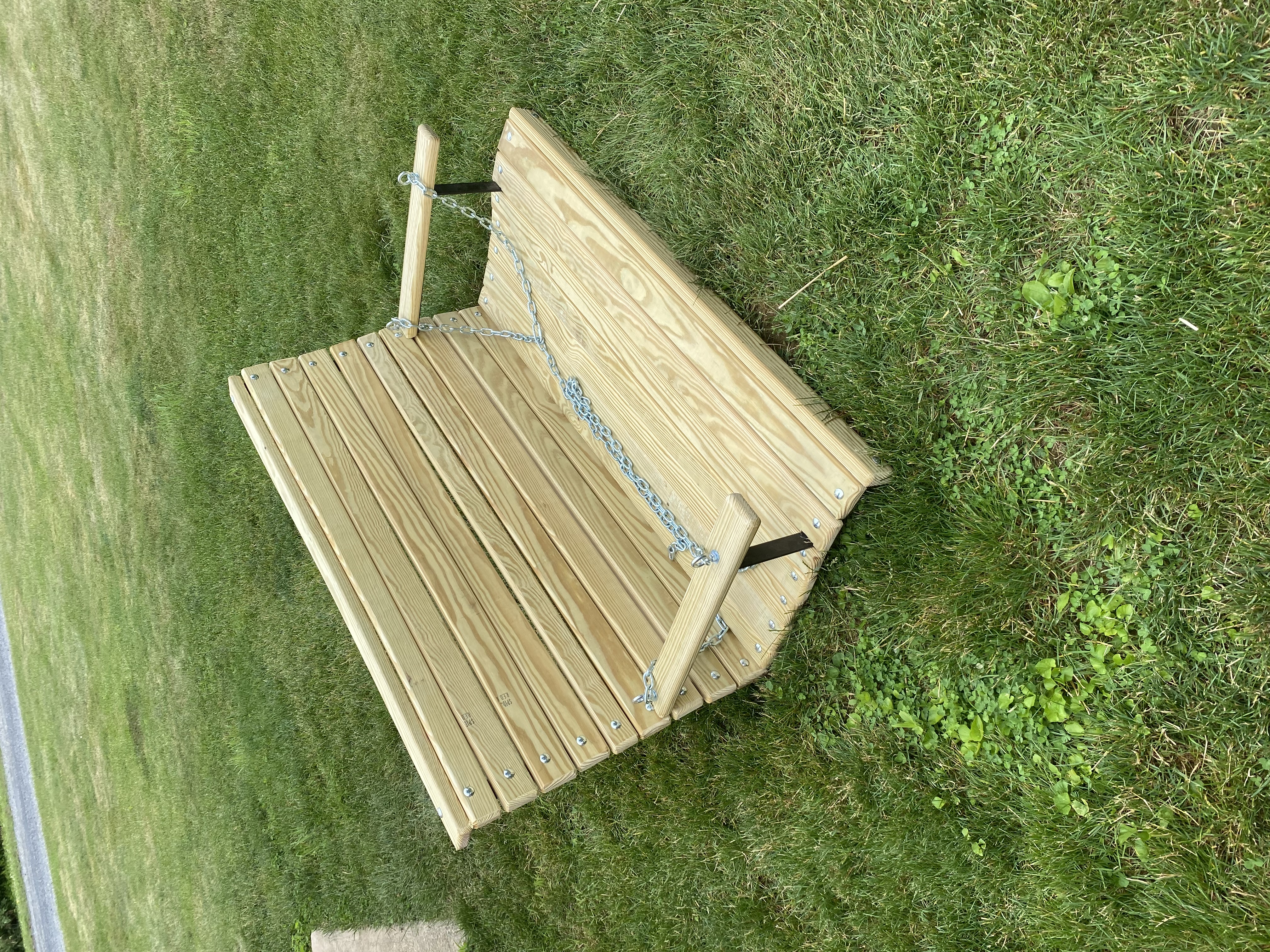 Porch swing, with chains 